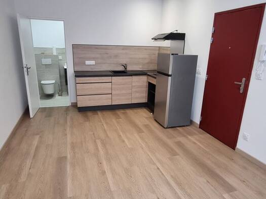 Appartement à louer 480 € 1 pièce 27 m² RDC/2 disponible dès maintenant Stade-Bourg Beaumont 63110
