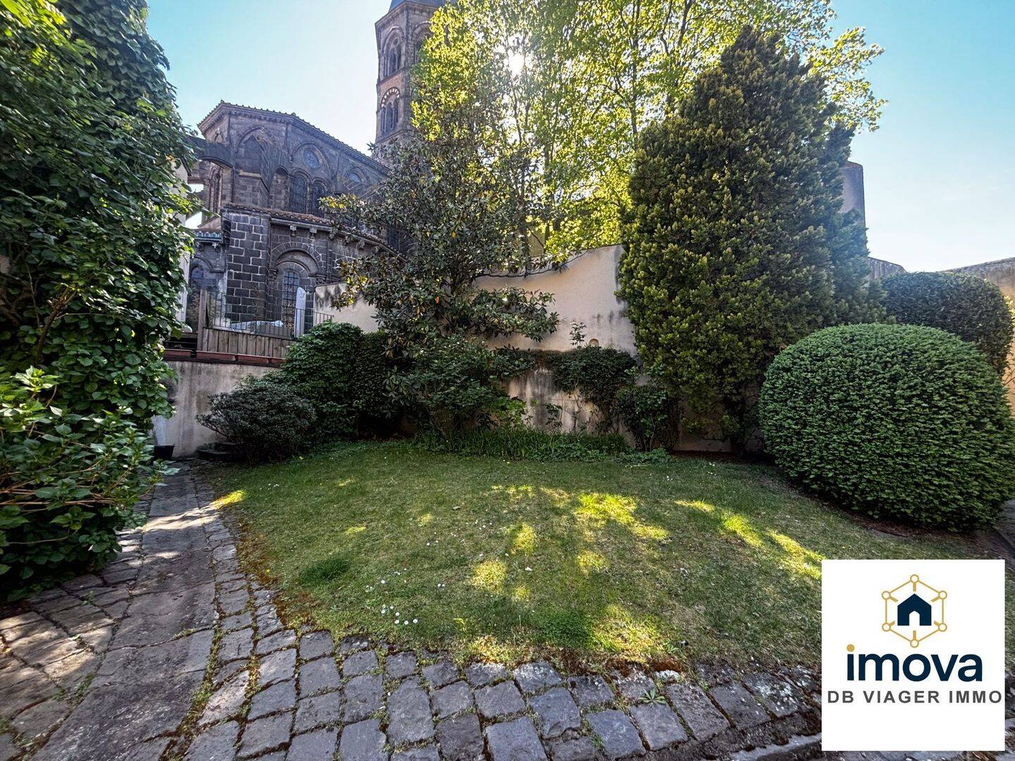 Maison 11 pièces 413 m² · à Riom · 413 m² · 541 500 €