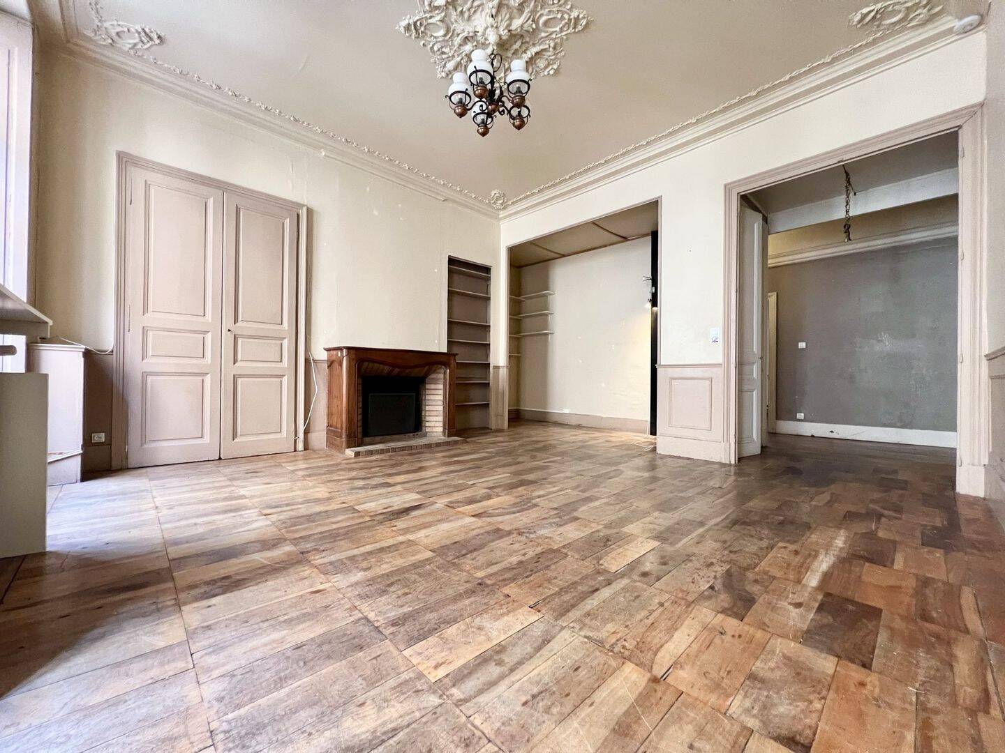 Appartement 5 pièces 140 m² · à Grenoble · 139,8 m² · 290 000 €