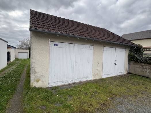 Parking à vendre 34 000 € 386 m² Colombier-Cité Scolaire Vierzon 18100