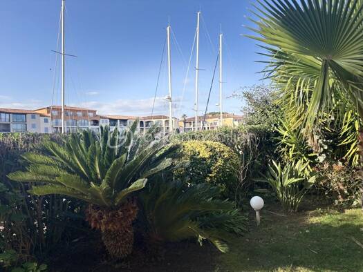 Appartement à vendre 895 000 € 5 pièces 3 chambres 120 m² RDC/1 Ouest Cogolin 83310