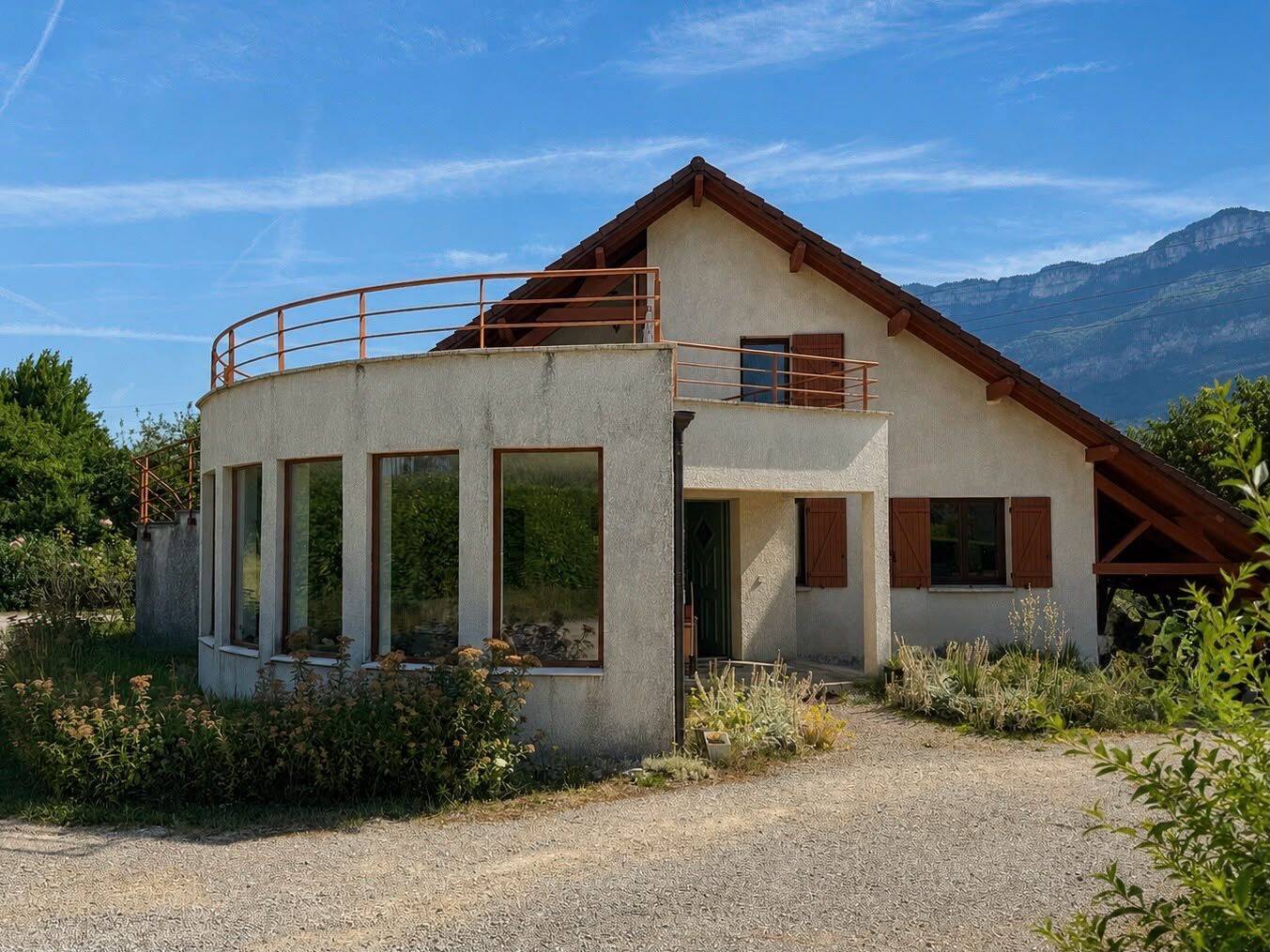 Maison 7 pièces 180 m² · à Drumettaz-Clarafond · 180 m² · 737 000 €