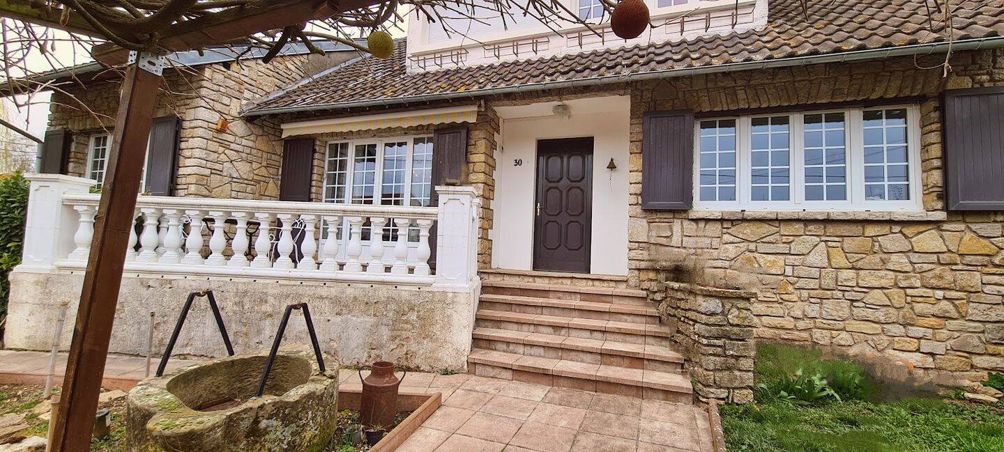 Maison 6 pièces 150 m² · à Lagarde · 150 m² · 218 000 €