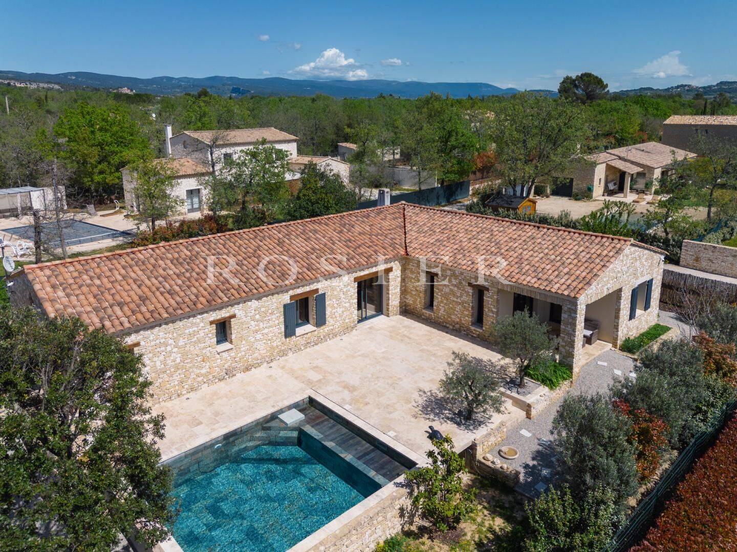 Maison 7 pièces 149 m² · à Gordes · 149 m² · 1 080 000 €