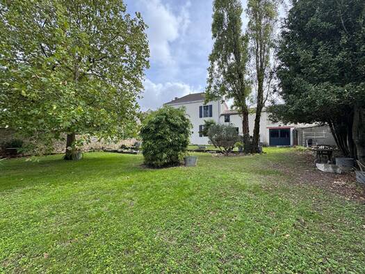 Maison à vendre 1 358 500 € 8 pièces 5 chambres 198 m² 1 331 m² de terrain Nord Nieul-sur-Mer 17137