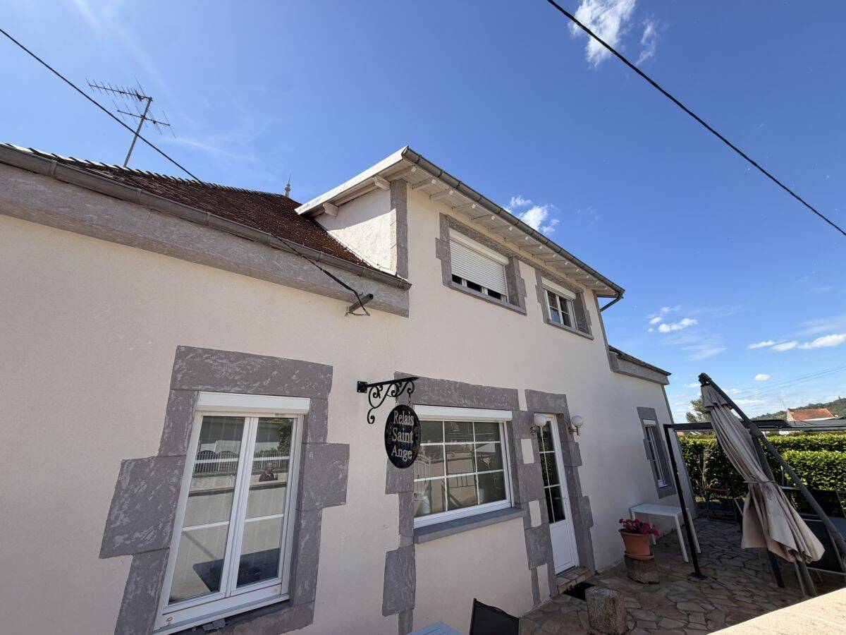Maison 9 pièces 349 m² · à Hauterive · 349 m² · 493 000 €