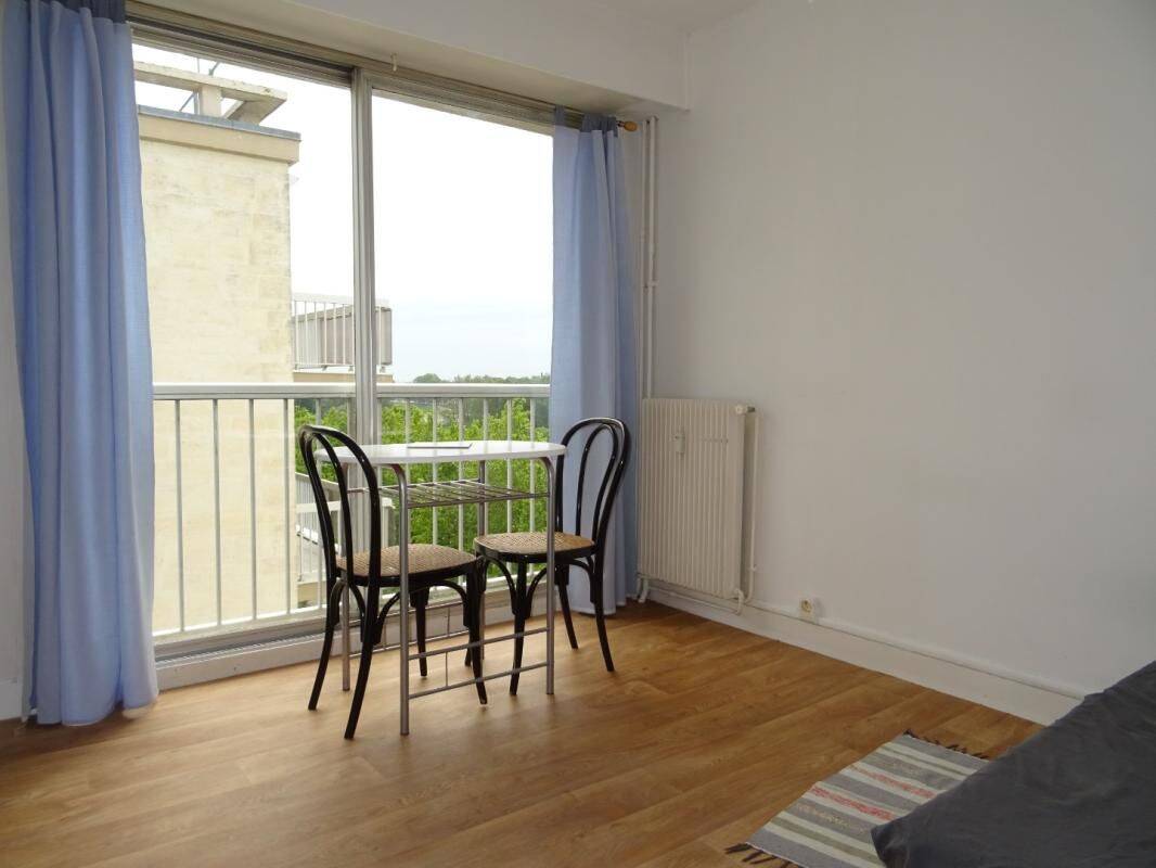 Appartement 1 pièce 14 m² · à Orléans · 14 m² · 350 €