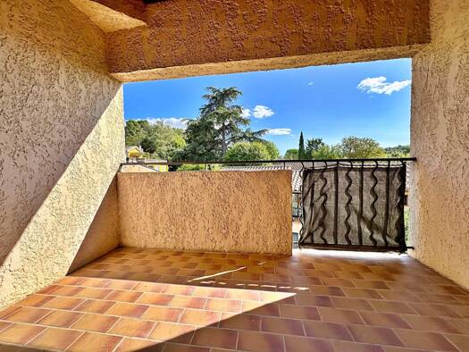 Appartement à vendre 200 000 € 1 pièce 27,5 m² Étage 2/2 Pont de l'Arc Aix-en-Provence 13090