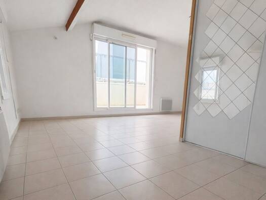 Appartement à vendre 99 000 € 1 pièce 27 m² 3ème étage Centre Ville Frontignan 34110