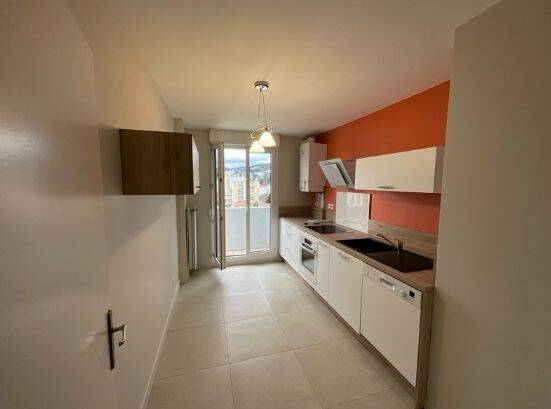 Appartement 3 pièces 81 m² · à Saint-Étienne · 80,6 m² · 750 €/mois