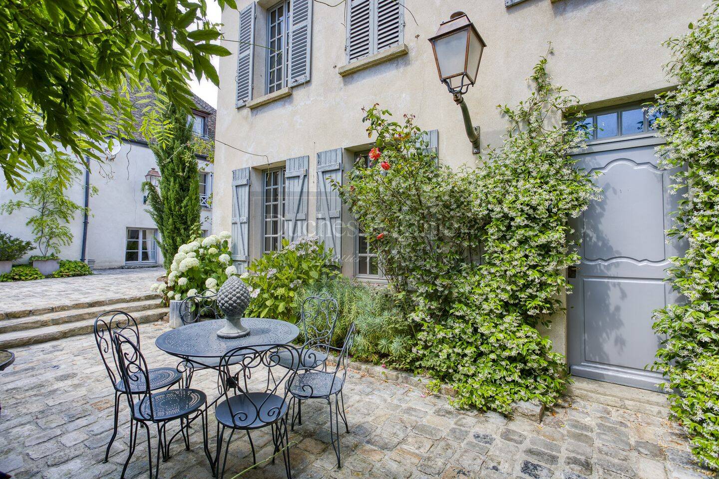 Maison 10 pièces 395 m² · à Montfort-l'Amaury · 395 m² · 2 484 000 €