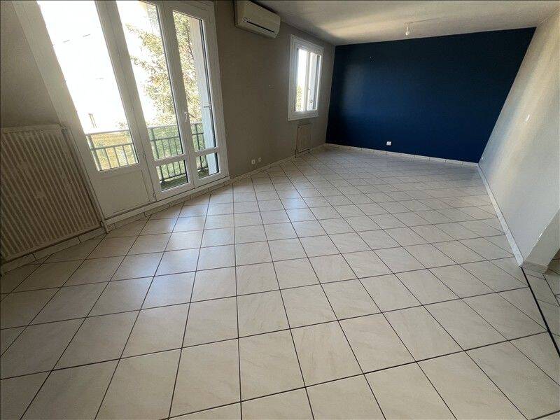 Appartement 3 pièces 80 m² · à Vénissieux · 80 m² · 1 300 €