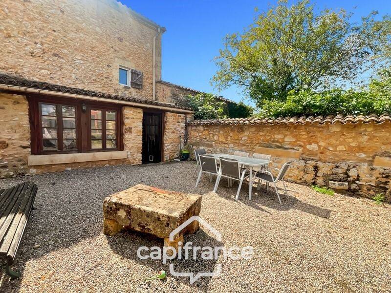 Maison 5 pièces 135 m² · à Lolme · 135 m² · 194 000 €