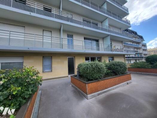 Appartement à vendre 178 000 € 4 pièces 2 chambres 73,9 m² RDC/7 Reims 51100