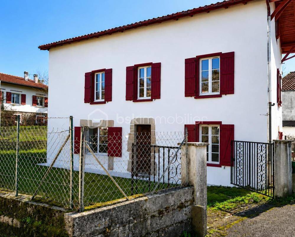 Maison 4 pièces 139 m² · à La Bastide-Clairence · 139 m² · 329 600 €