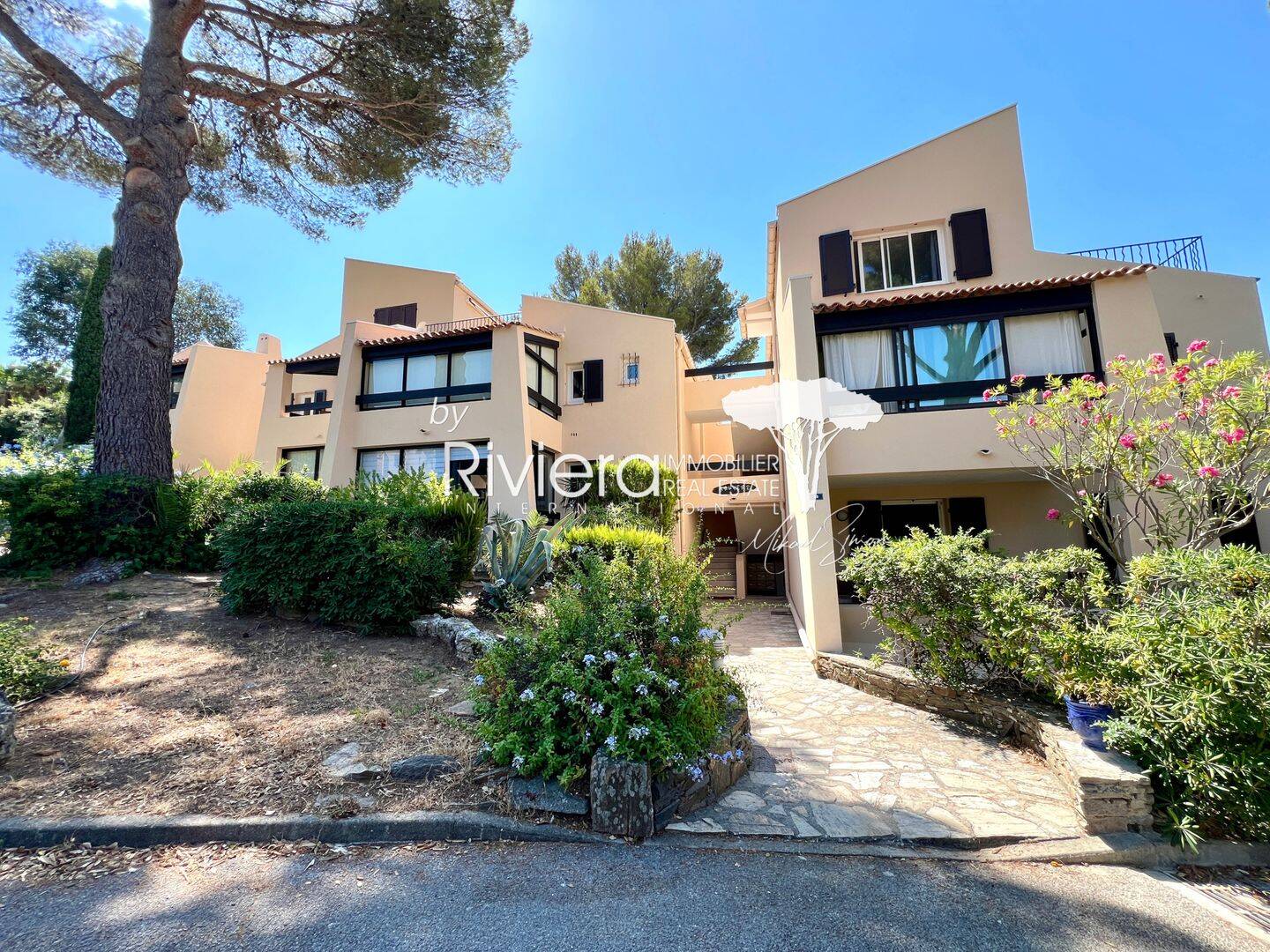 Appartement 2 pièces 49 m² · à Cavalaire-sur-Mer · 48,7 m² · 319 000 €