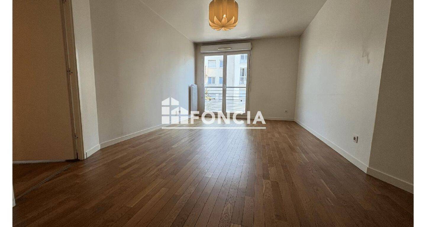 Appartement 3 pièces 61 m² · à Chatou · 60,7 m² · 1 122 €