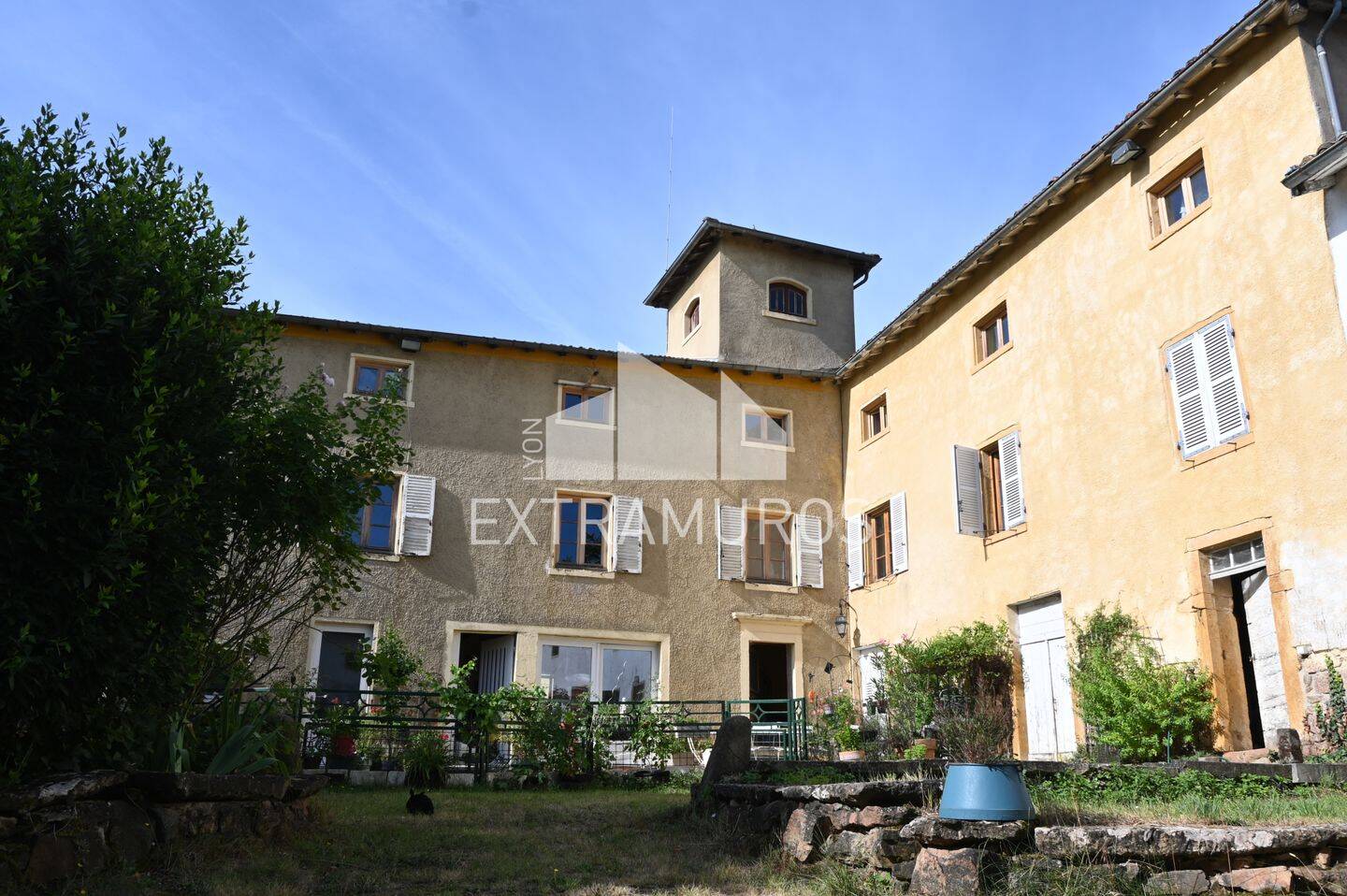 Maison 9 pièces 200 m² · à Bessenay · 200 m² · 330 000 €
