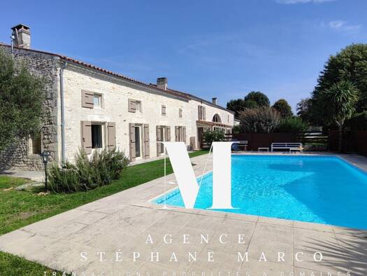 Maison à vendre 620 000 € 10 pièces 5 chambres 287 m² 5 443 m² de terrain Saint-Porchaire 17250