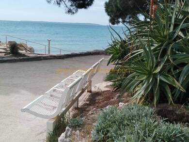 Appartement en viager occupé Bouquet 39 000 € 3 pièces 2 chambres 1er étage Antibes 06160