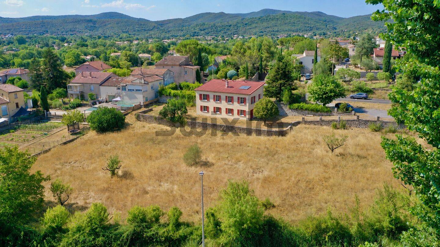 Maison 4 pièces 109 m² · à Saint-Julien-les-Rosiers · 108,5 m² · 234 000 €