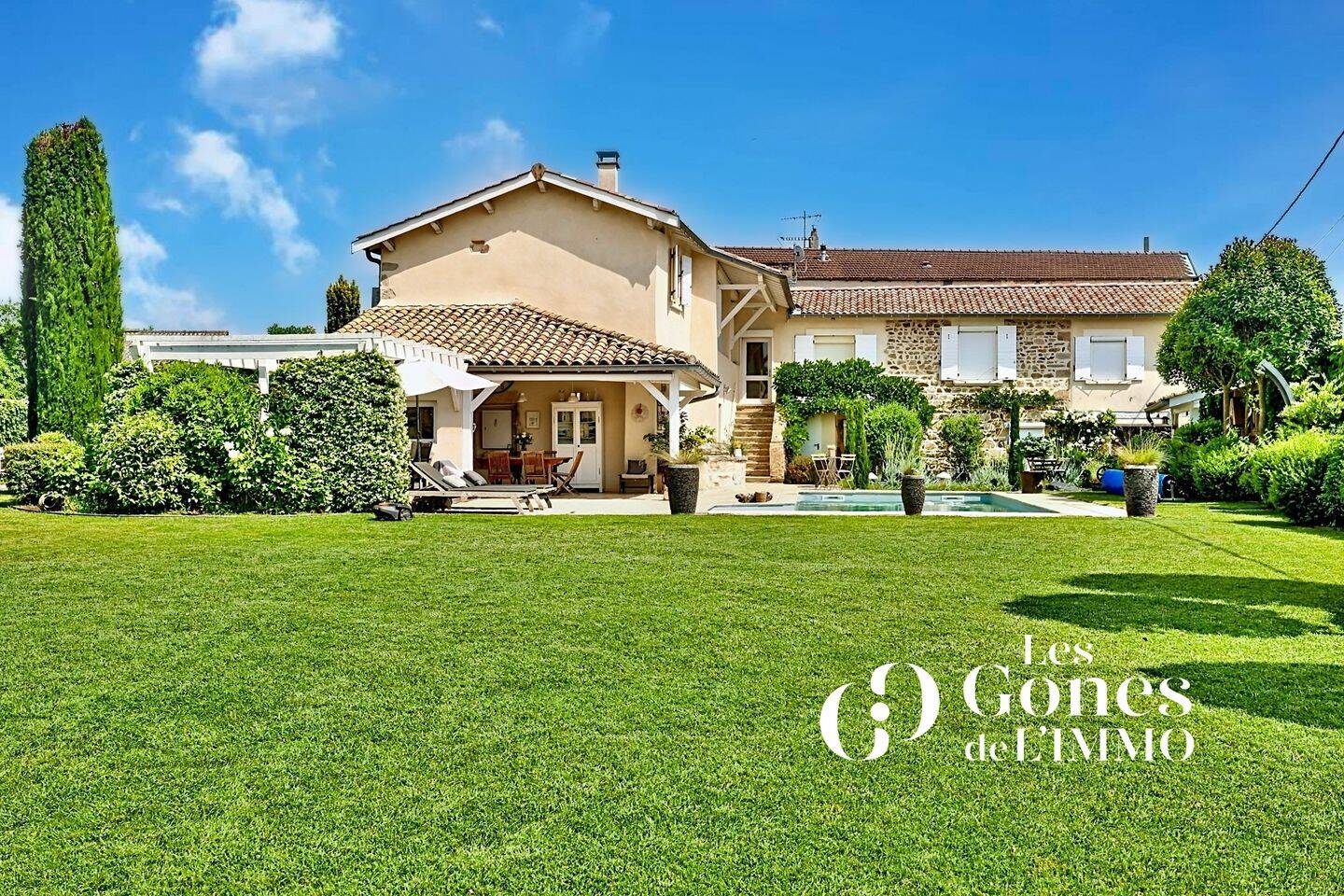 Maison 9 pièces 291 m² · à Brindas · 291 m² · 960 000 €