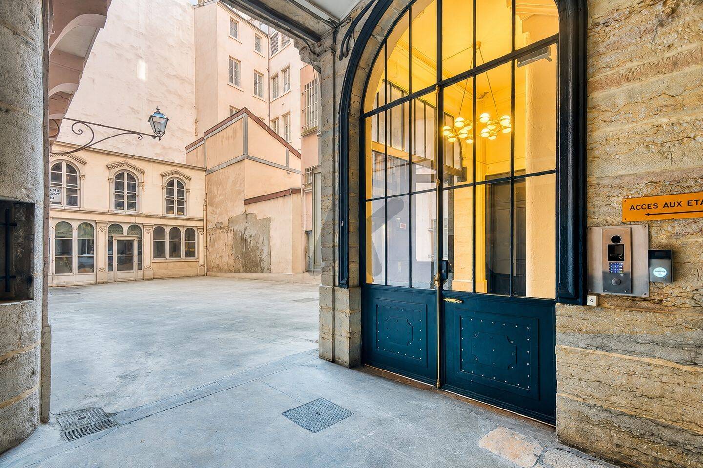 Appartement 3 pièces 92 m² · à Lyon 2ème Arrondissement · 92 m² · 450 000 €