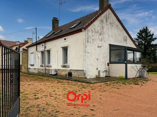 Maison à vendre 121 000 € 4 pièces 3 chambres 114,9 m² 2 644 m² de terrain Bézenet 03170