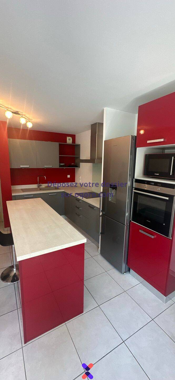 Appartement 3 pièces 64 m² · à Lyon 8ème Arrondissement · 64 m² · 1 102 €
