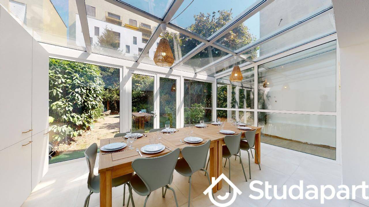1 pièce 12 m² · à Romainville · 12 m² · 964 €