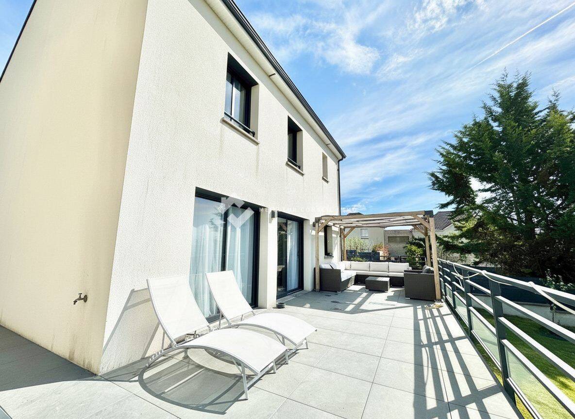 Maison 6 pièces 112 m² · à Dampmart · 112 m² · 435 000 €