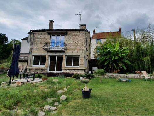 Maison à louer 810 € 4 pièces 2 chambres 97 m² Lézinnes 89160