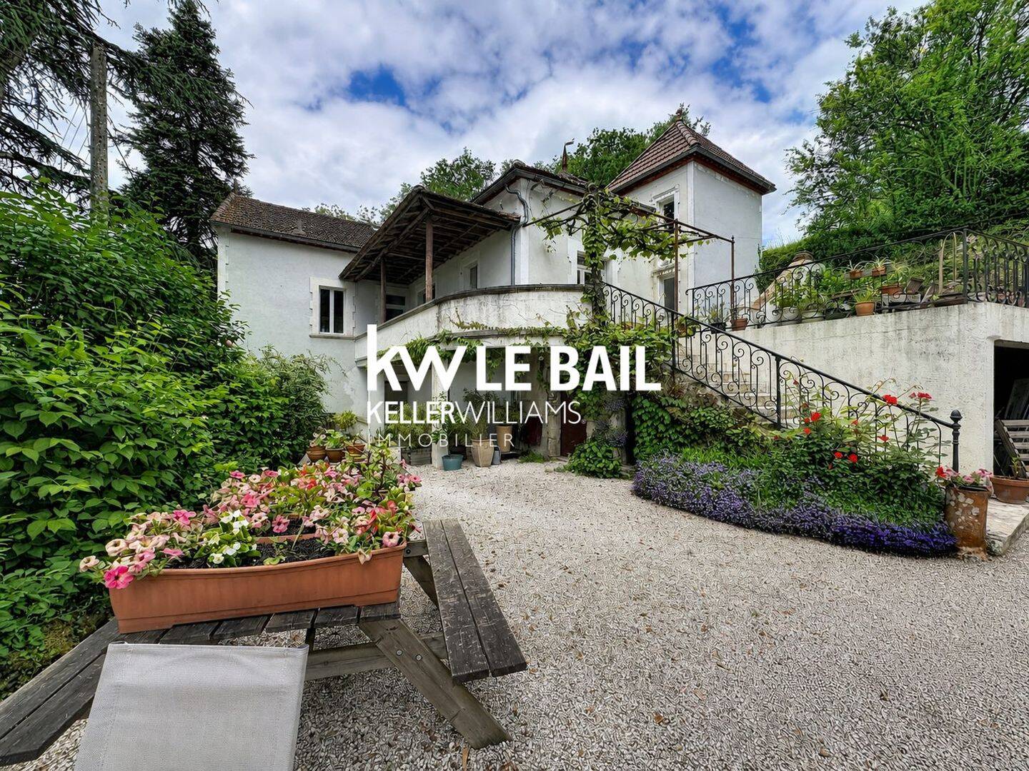 Maison 13 pièces 315 m² · à Luzech · 315 m² · 560 000 €