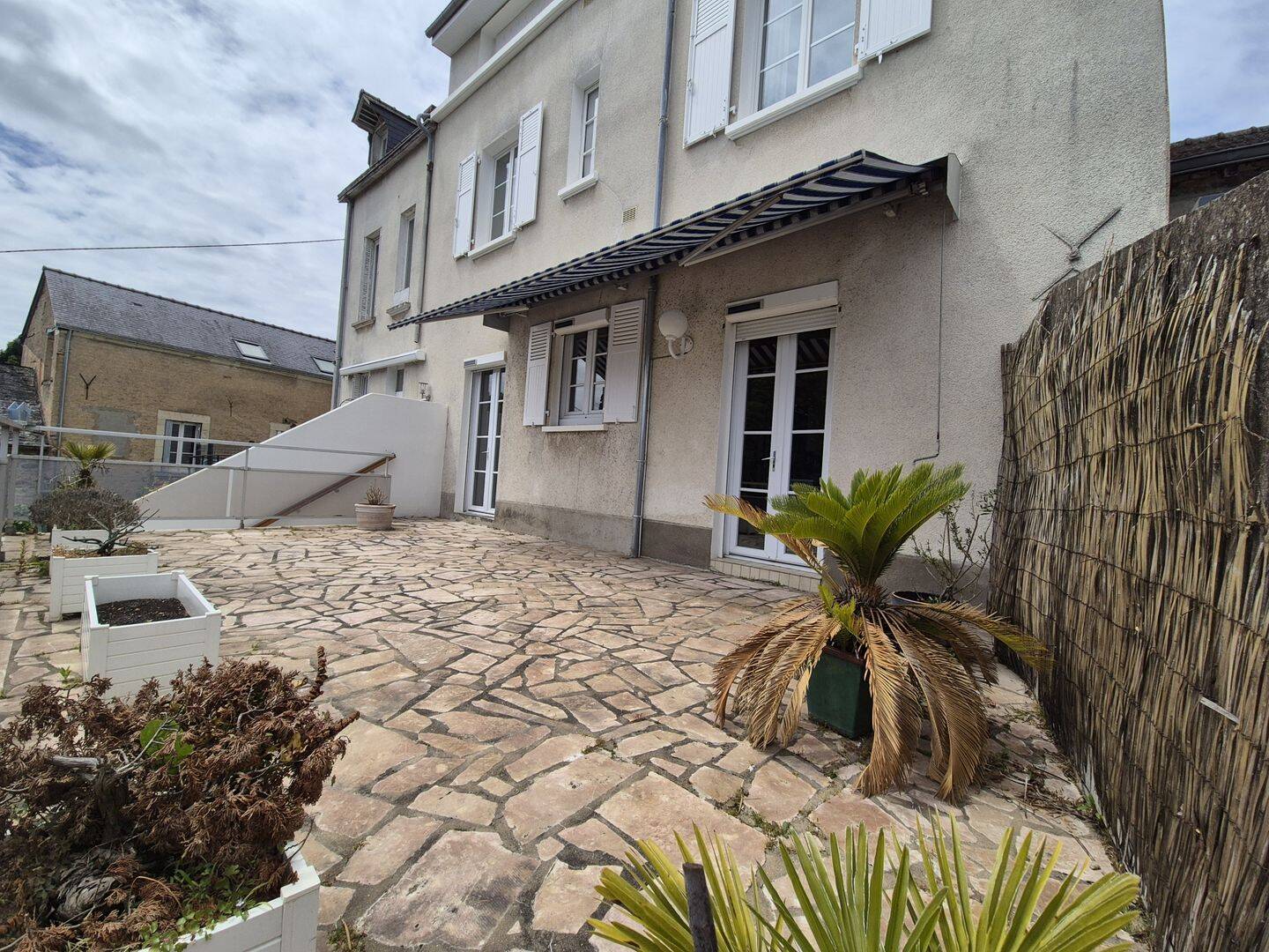 Maison 8 pièces 207 m² · à Sablé-sur-Sarthe · 207 m² · 291 200 €