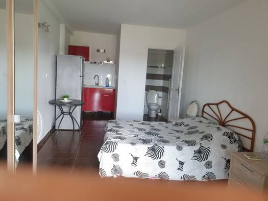 Appartement à louer 600 € 1 pièce 18 m² RDC/1 disponible dès maintenant Sainte Musse La Garde 83130