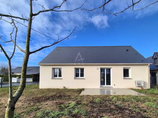 Maison de plain-pied à vendre 294 975 € 4 pièces 3 chambres 90 m² 565 m² de terrain Soucelles 49140