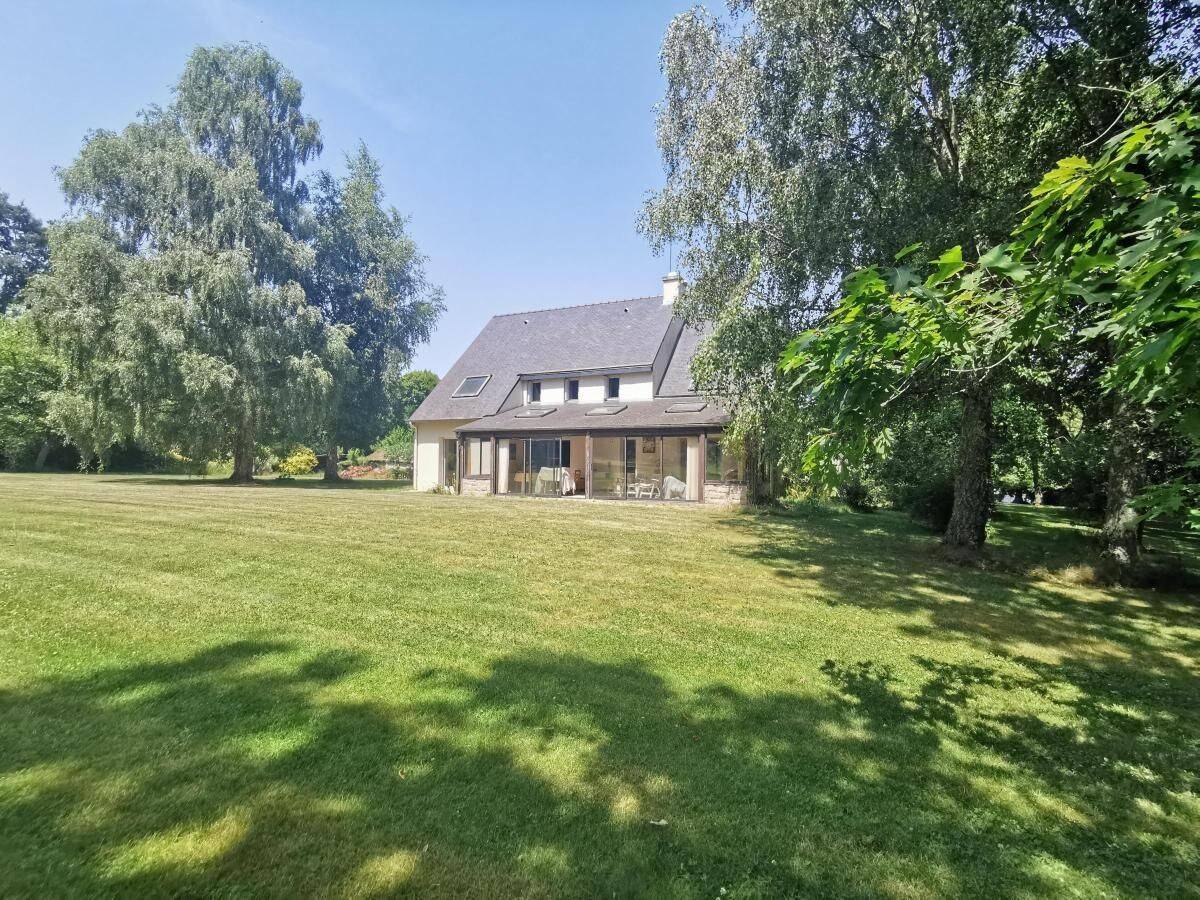 Maison 8 pièces 228 m² · à La Roche-Jaudy · 228 m² · 420 900 €