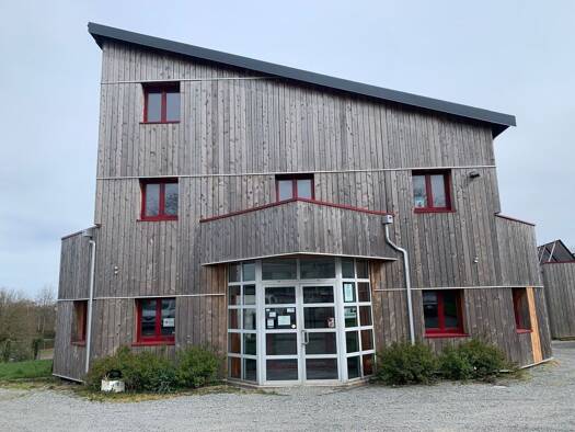 Espace bureau à louer 2 014 € 143,4 m² de bureaux divisible de 31 m² à 143 m² La Croix-Jeannette Bouguenais 44340