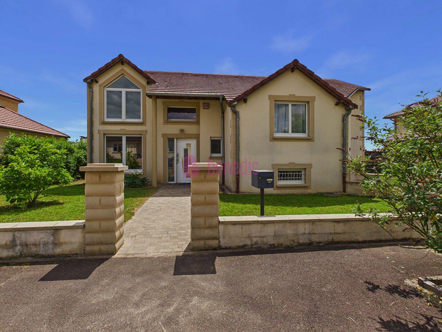 Maison 7 pièces 195 m² · à Bertrange · 195 m² · 525 000 €