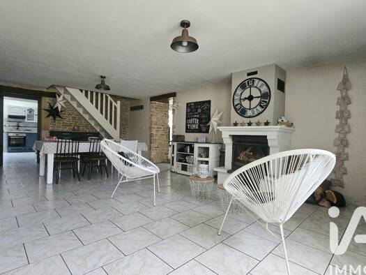 Maison de ville à vendre 219 900 € 5 pièces 3 chambres 114 m² 429 m² de terrain Saint-Sylvain 14190