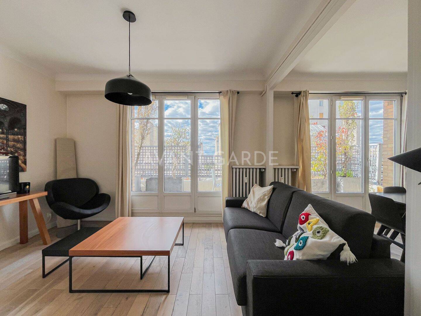 Appartement 3 pièces 57 m² · à Paris 16ème Arrondissement · 56,6 m² · 2 650 €/mois