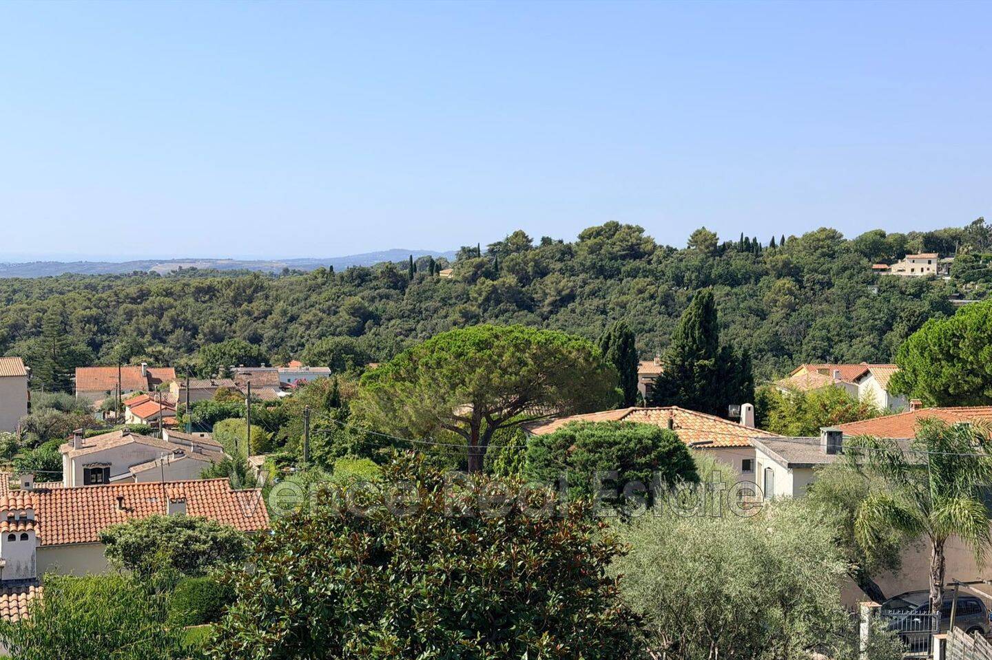 Appartement 3 pièces 85 m² · à Vence · 85 m² · 2 150 €