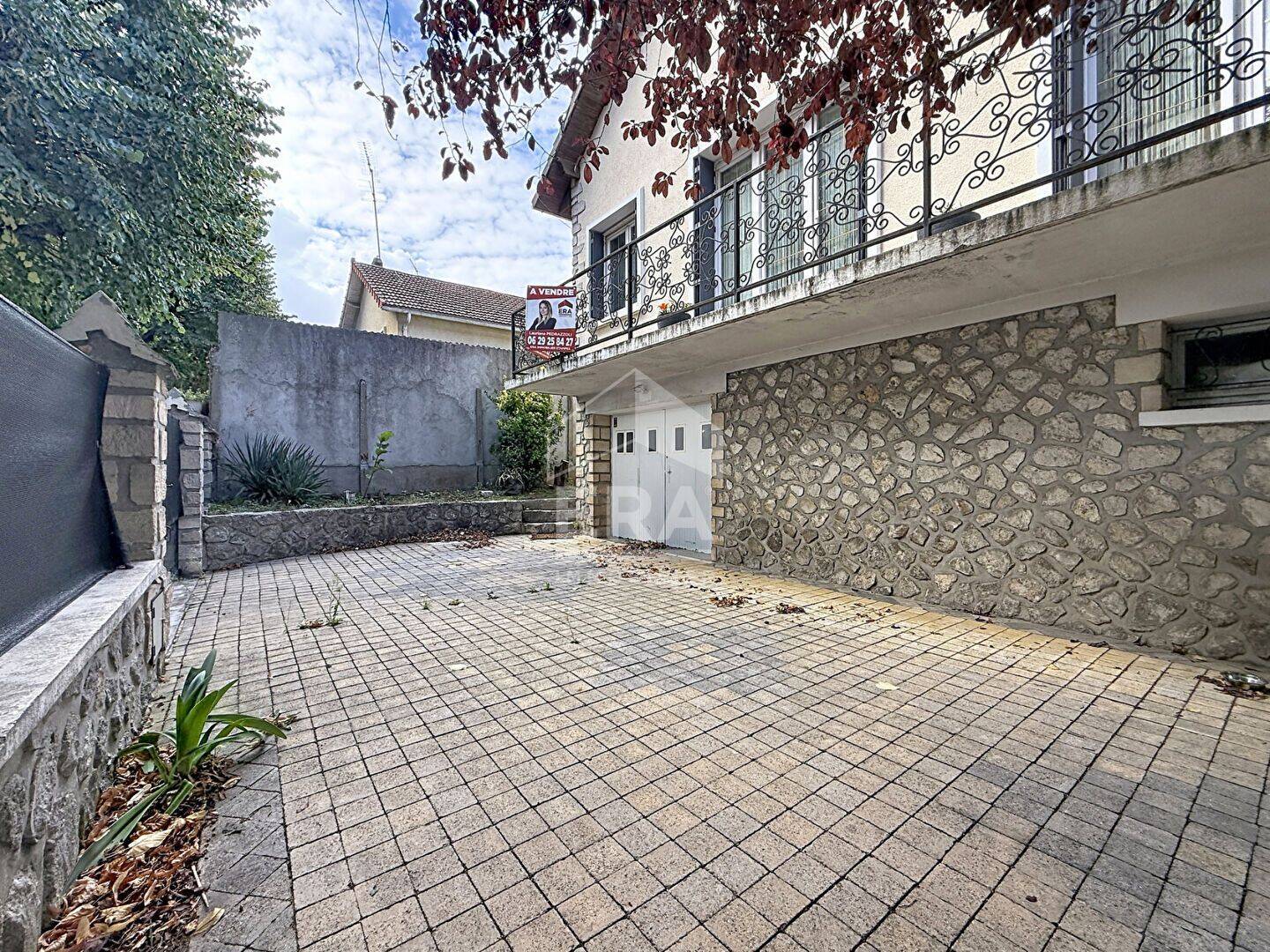 Maison 5 pièces 135 m² · à Étréchy · 135 m² · 320 000 €