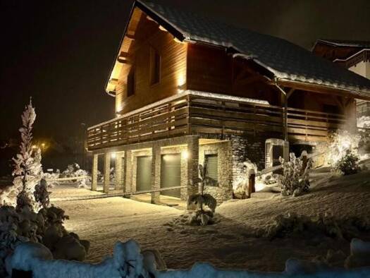 Demeure à vendre 1 245 000 € 9 pièces 5 chambres 218 m² 620 m² de terrain Gap 05000