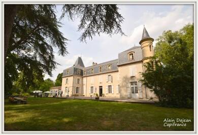 Château à vendre 2 060 000 € 48 pièces 13 chambres 1 640 m² 520 000 m² de terrain Agen 47000