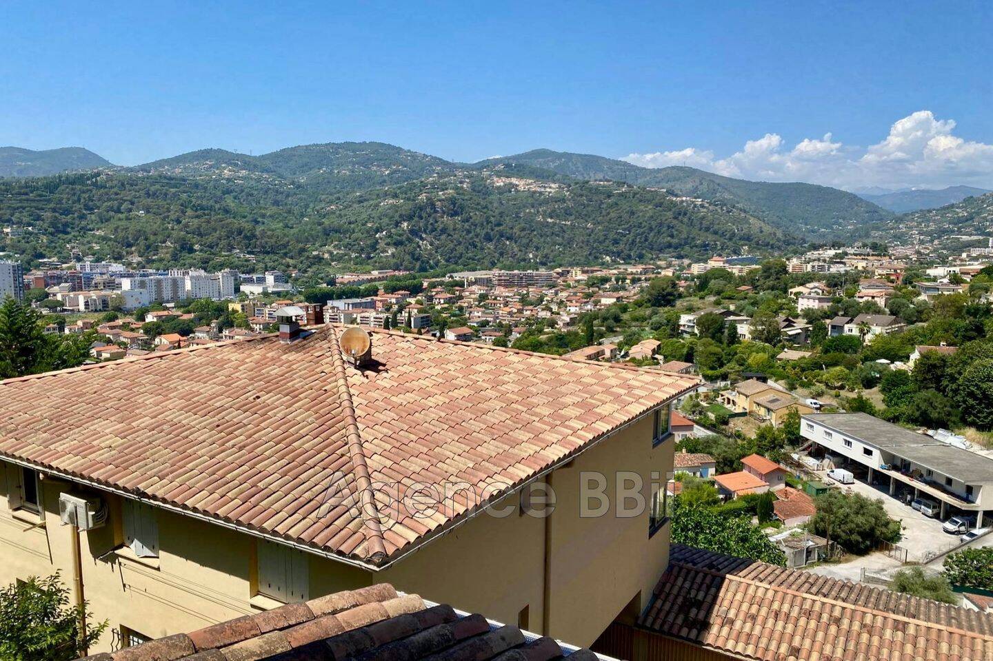 Appartement 4 pièces 84 m² · à La Trinité · 84 m² · 295 100 €