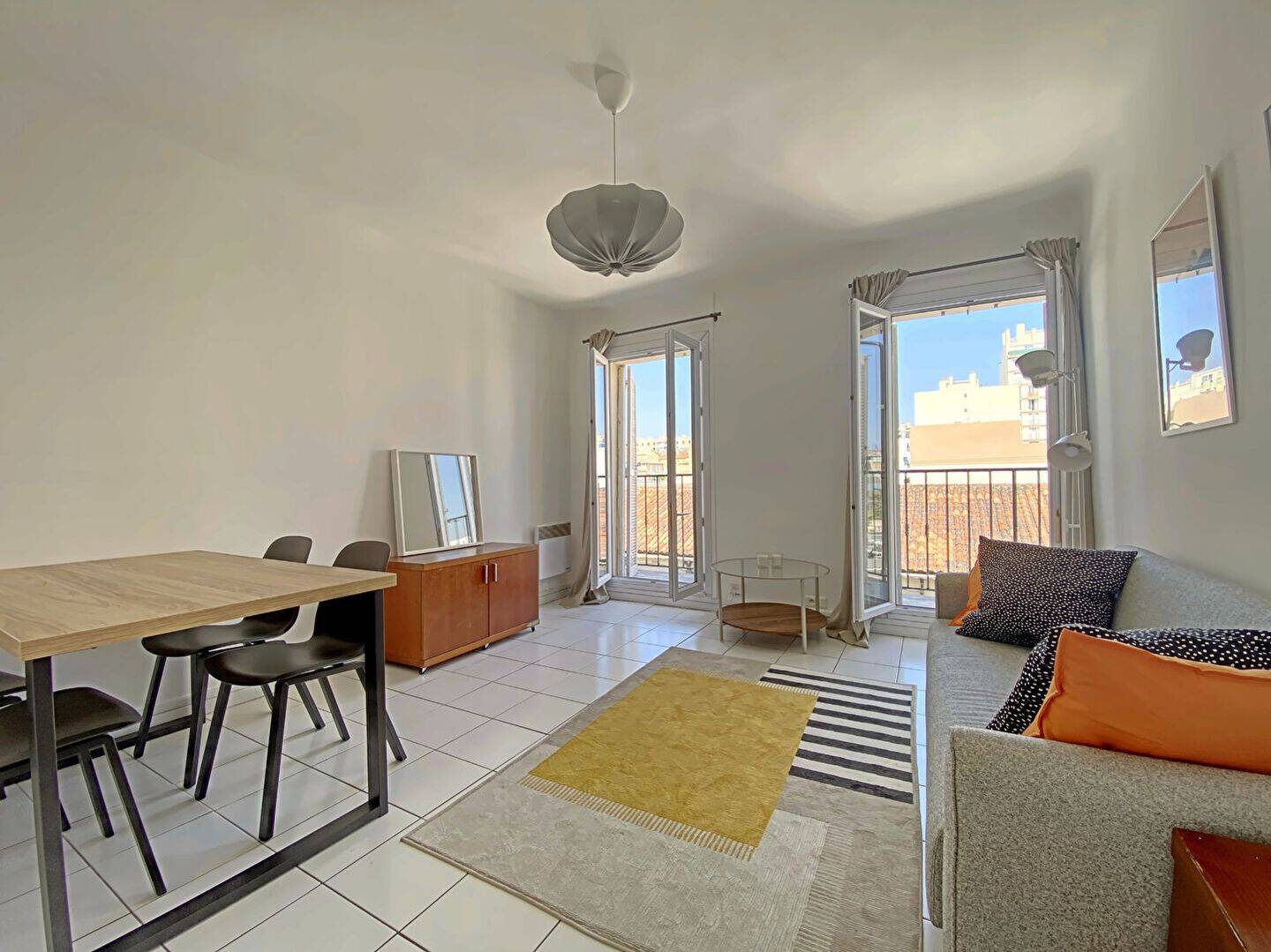 Appartement 2 pièces 48 m² · à Marseille 2ème Arrondissement · 48 m² · 850 €