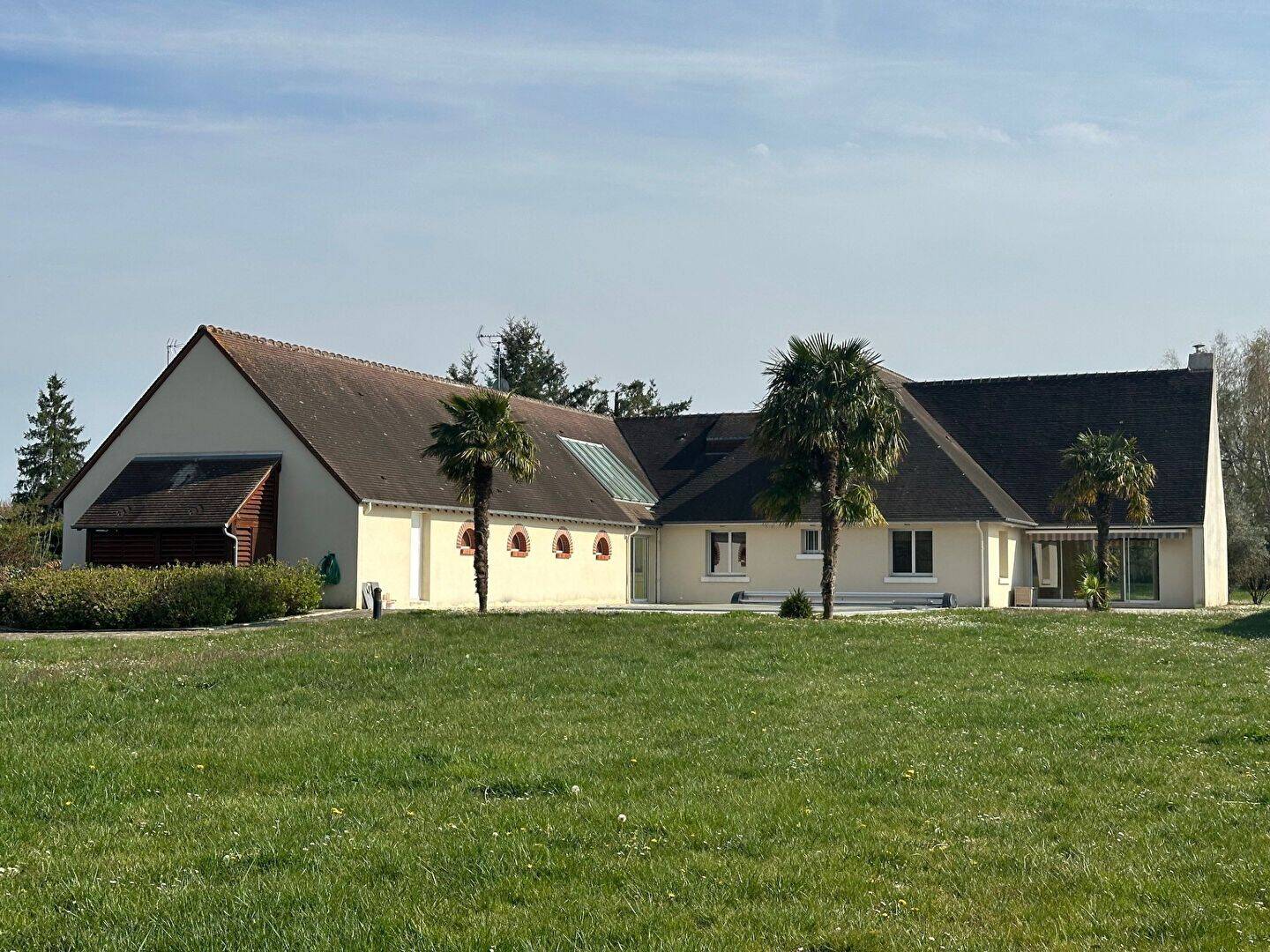 Maison 12 pièces 347 m² · à Tour-en-Sologne · 347 m² · 574 000 €