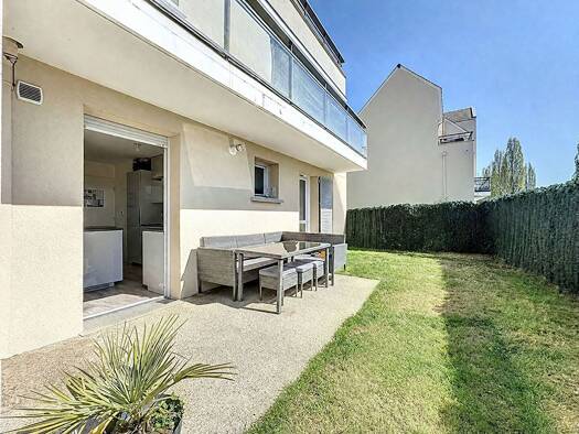 Appartement à vendre 245 000 € 3 pièces 2 chambres 56 m² RDC/2 Sud Plaisir 78370