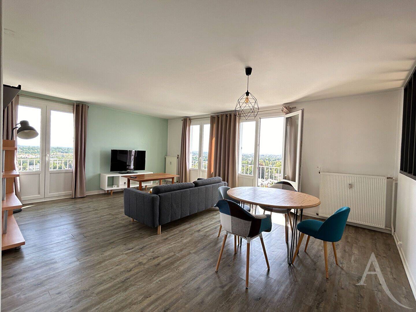 Appartement 3 pièces 76 m² · à Hérouville-Saint-Clair · 75,6 m² · 860 €